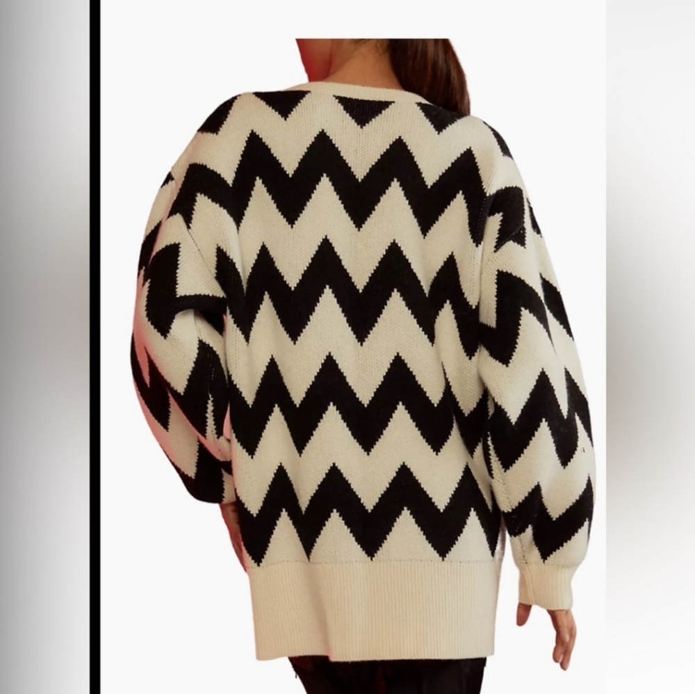 Cynthia Rowley Black and Cream Chevron Crewneck Sweater - Picture 3 of 6